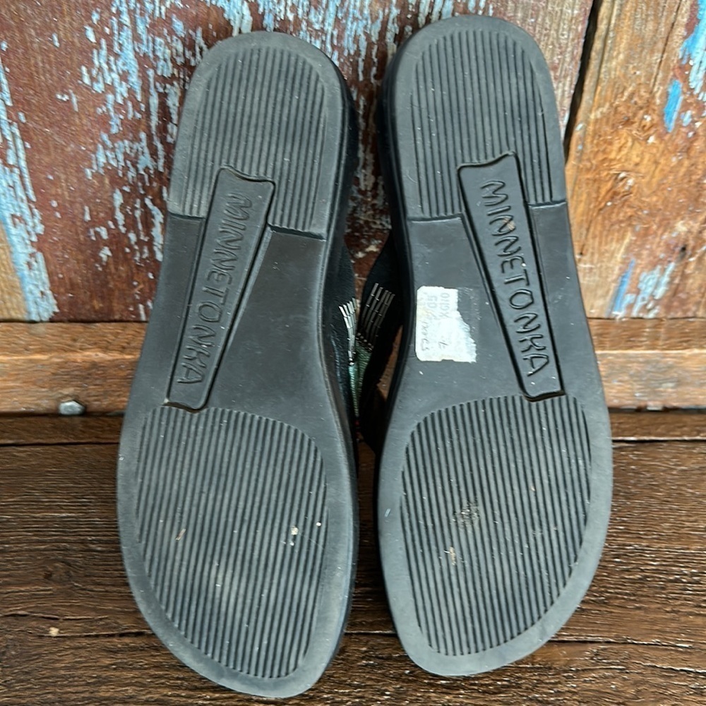 Minnetonka Black Leather Beaded Flip Flop Boho Festival Sandals Size 7 - Picture 6 of 6